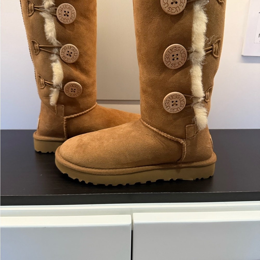 UGG Chestnut Suede Boots with Logo